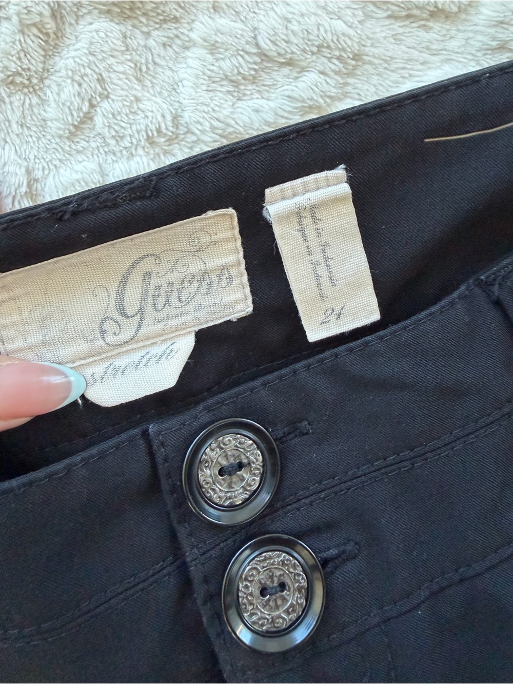 Y2K Low Rise Guess Shorts - Picture 3 of 4